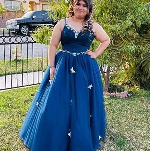 Meet your Posher, Selina